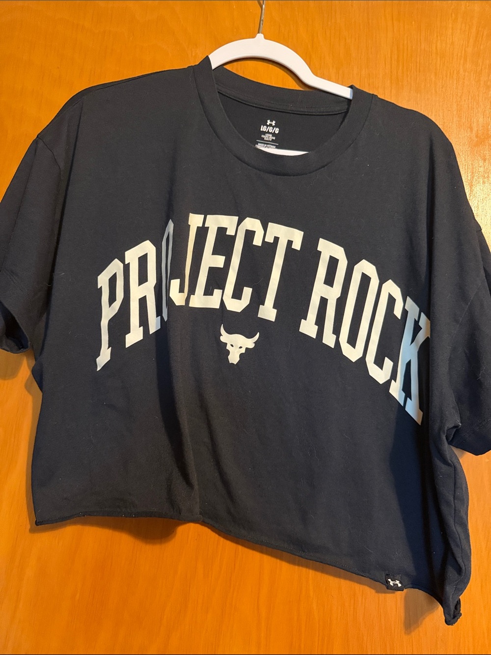 Project Rock under Armour cropped tee (L)